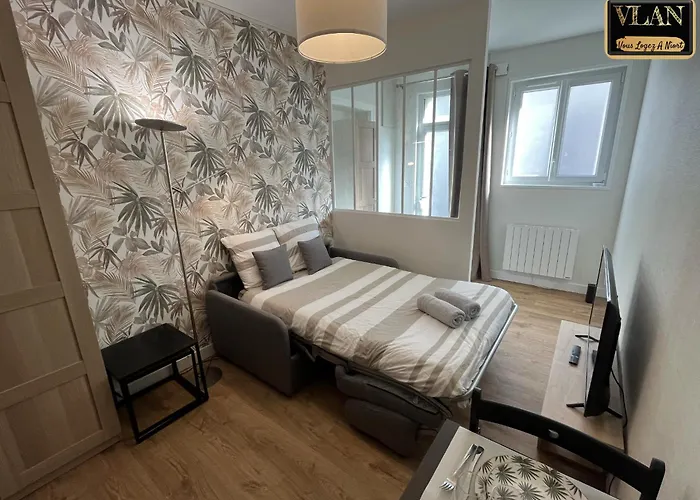 Le Voltaire Apartmán Niort